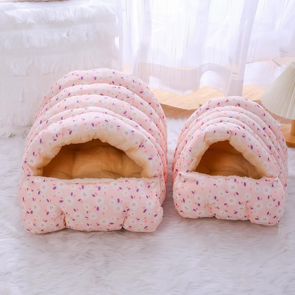 Cama para gatos uma do lado da outra mostrando o tamanho