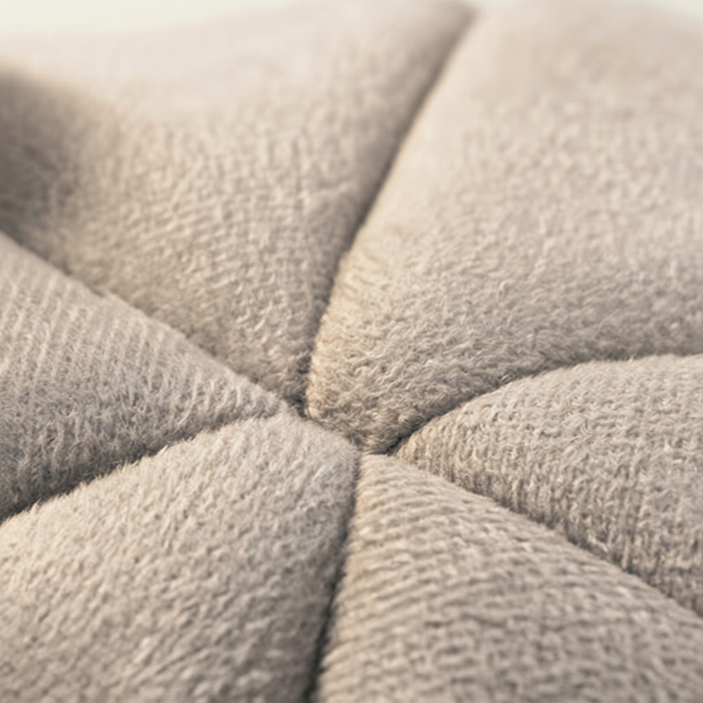 Detalhe do tecido macio da cama para gatos acabamento acolchoado

