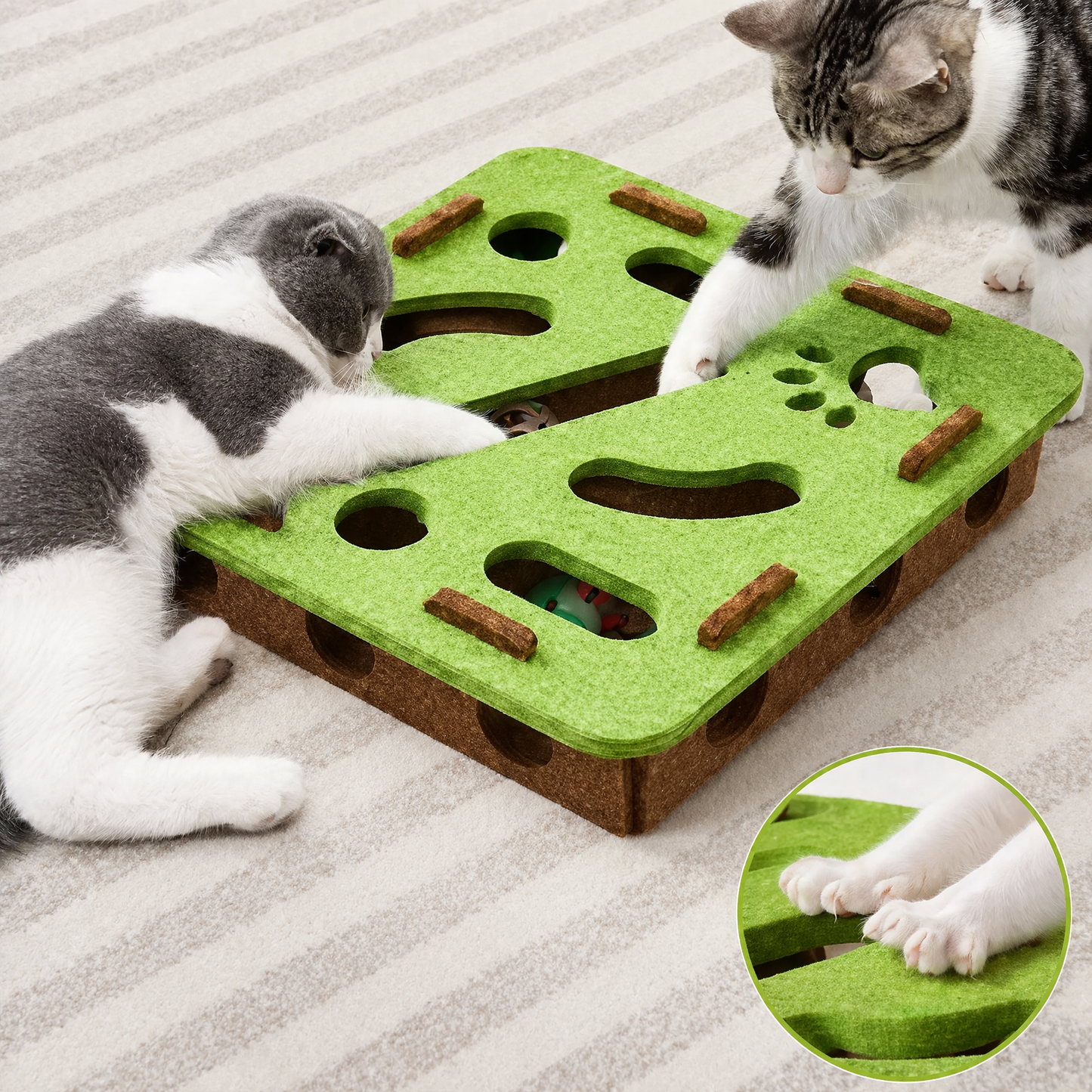 Arranhador para gatos interativo natural com dois gatos brincando 