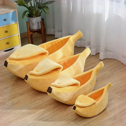 Cama banana disponível em diferentes tamanhos para gatos pequenos e grandes
