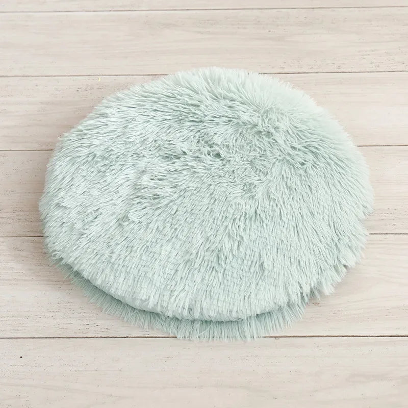 Cama para gato verde claro tipo tapete felpudo redondo, macio e confortável